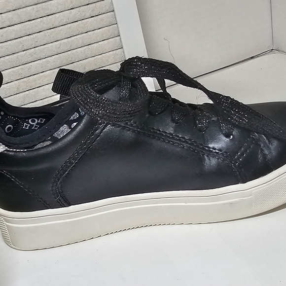 Kids Black Sneakers/Shoes w. Multi-Colored Metallic Stars Leopard Print & Laces - Picture 3 of 16